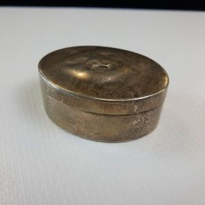 lot 26 image: 46.5 GRAMS - STERLING SILVER  TIFFANY COLLECTIBLE  SOME DENTING ON TOP COVER