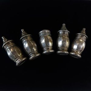 lot 27 image: STERLING SILVER SALT AND PEPPER SHAKER COLLECTION  - 5 TOTAL  40 GRAMS STERLING SILVER