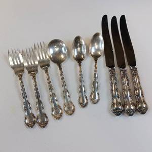 lot 54 image: (418 grams total weight) STERLING SILVE FLATWARE SET  3 SOLID SPOONS  3 SOLID SILVER FORKS  3 KNIVES WITH SILVER HANDLESSTAINLESS BLADES