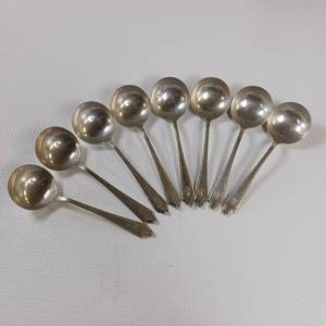 lot 84 image: 8 PIECE COLLECTION OF MISC. SOLID STERLING SILVER FLATWARE  8 SPOONS   TOTAL WEIGHT OF 170 GRAMS
