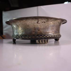 lot 200 image: VERY IMPRESSIVE LARGE AND HEAVY -  830 SCANDAVIAN SILVER ANTIQUE SERVING TRAY  Dated 16 -7 1938  TOTAL WEIGHT IN GRAMS IS 1,113 OR 35.8 TROY OUNCES