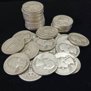 lot 121 image: 10 DOLLARS FACE  90% SILVER WASHINGTON QUARTERS  YEARS AS SEEN ON IMAGE  30S AND 40S   40 QUARTERS TOTAL