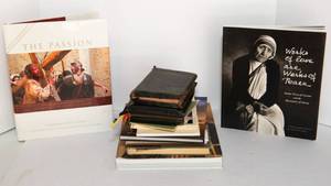 lot 173 image: 10 ReligiousChristian Books