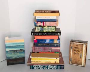 lot 198 image: World Religions & Belief Systems  Book Collection