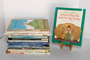 lot 242 image: 20 Hardcover Childrens Books