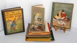 lot 267 image: Vintage and Antique Childrens Books  Some in French