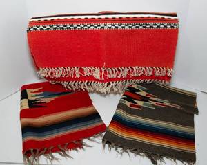 lot 26 image: Wool Runner and Placemats
