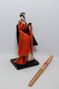 lot 29 image: Vintage Japanese Geisha Doll and Fan