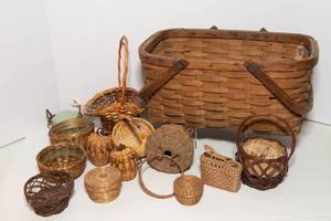 lot 67 image: Variety of Small Baskets