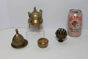 lot 108 image: Set of Four Vintage Brass Items
