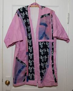 lot 184 image: Cotton Kimono with Hummingbird Design