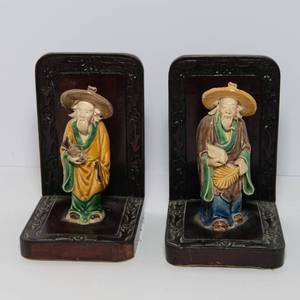 lot 218 image: Antique Chinese Mudmen Bookends  Set of Two