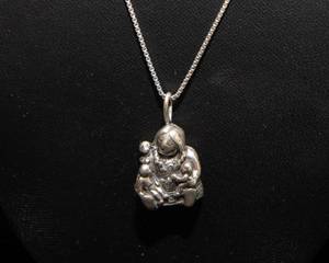 lot 143 image: Sterling Silver Story Teller Pendant Necklace