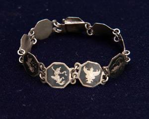 lot 164 image: Vintage Sterling Silver Siam Bracelet