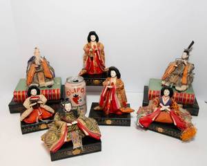 lot 300 image: Hinamatsuri Dolls and Stands  Set of 7