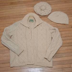 lot 343 image: Set of Two Wool Hats & Cream Wool Cardigan Sweater