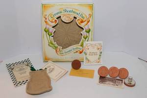 lot 361 image: Cookie and Shortbread Stamps  Assorted Set