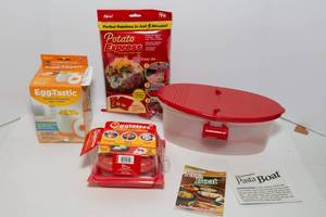 lot 391 image: Variety of Kitchen Gadgets