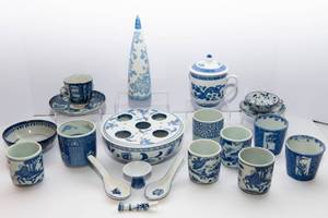 lot 446 image: Blue and White Dishware  Primarily Asian-Inspired