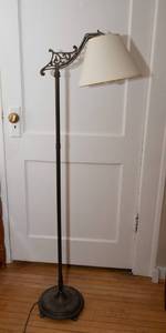 lot 449 image: Antique Rembrandt Floor Lamp  Cast IronBrass  Model R9229  Tested & Working