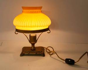 lot 127 image: Small Vintage Bookcase Lamp with Amber Glass Shade