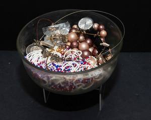 lot 470 image: Miscellaneous Jewelry Lot  Mainly Necklaces