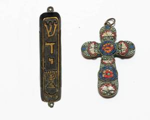 lot 46 image: Vintage Small Mezuzah & Micro Mosaic Cross Pendant