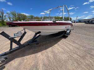 lot 3 image: 1989 Mastercraft Tri-Star 220