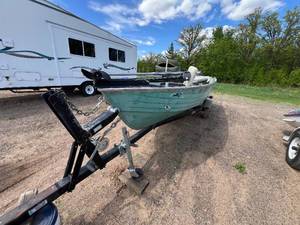 lot 5 image: 1975 Crestliner