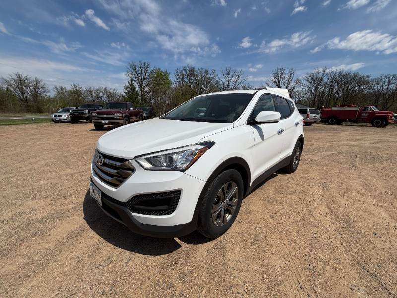 lot 3 image: 2015 Hyundai Santa Fe
