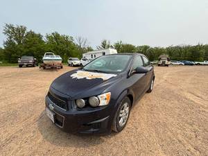 lot 9 image: 2015 Chevrolet Sonic LT