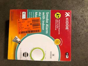 lot 20 image: Kidde Smart Hardwired Wi-Fi Enabled Smoke Detector and Indoor Air Quality Monitor Photoelectric Sensor  Customer Returns See Pictures
