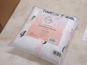 lot 111 image: Lot of (5) Houseware Homes Girls Baby Milestone Blankets