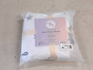 lot 118 image: Lot of (5) Houseware Homes Unisex Baby Milestone Blankets