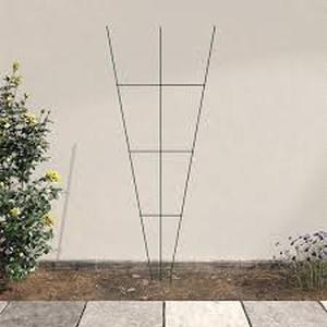 lot 18 image: 6 Pieces of Vigoro 72 in. H Ivy Green Metal Trellis Customer Returns See Pictures