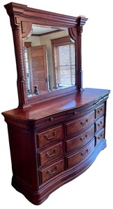 lot 33 image: Ethan Allen Stunning Wood 9 Drawer Dresser & Mirror