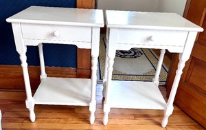 lot 49 image: Pair of White Painted One Drawer Night Stands
