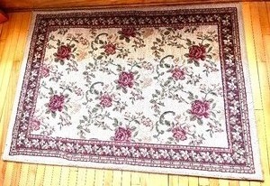 lot 101 image: Beautiful Floral Area Rug