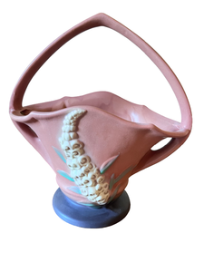 lot 7 image: Roseville Pottery Foxglove Basket