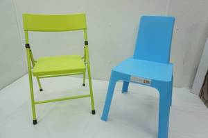 lot 3 image: Kids Poly Chairs (NEW CONDITION)
