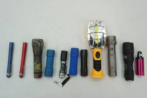 lot 20 image: LED Flashlight Lot