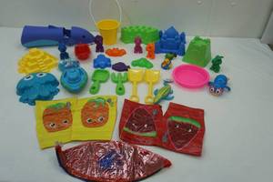 lot 29 image: Beach Toy Lot