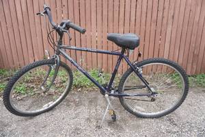 lot 31 image: Trek 26 Mountain Track 800
