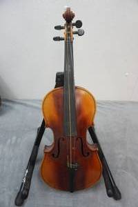 lot 55 image: Vintage 1930s Full Size Klotz German Violin (wCase & Bow)