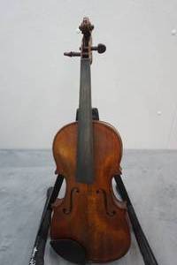 lot 61 image: Vintage 1920s Guinneri Model Full Sized Violin and Case with Bow