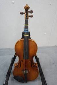 lot 62 image: Vintage 1980s Student Model Full Size Violin and Case with Bow