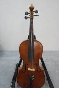 lot 63 image: Vintage 1930s Steiner Full Size Violin and Case with Bow