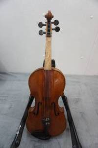 lot 64 image: Vintage 1930s Guonneri Full Size Violin and Case with Bow