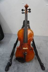lot 69 image: Vintage Violin Case and Bow 34 Size