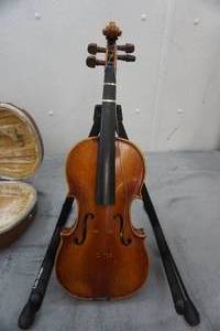 lot 73 image: Vintage 1960s 34 Size Violin with Case